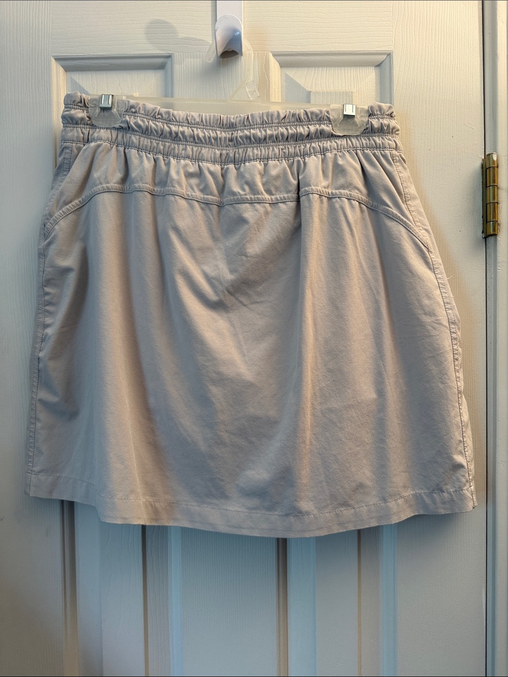 Athleta Casual Drawstring Front Zipper Skort in Light Tan - Picture 3 of 4